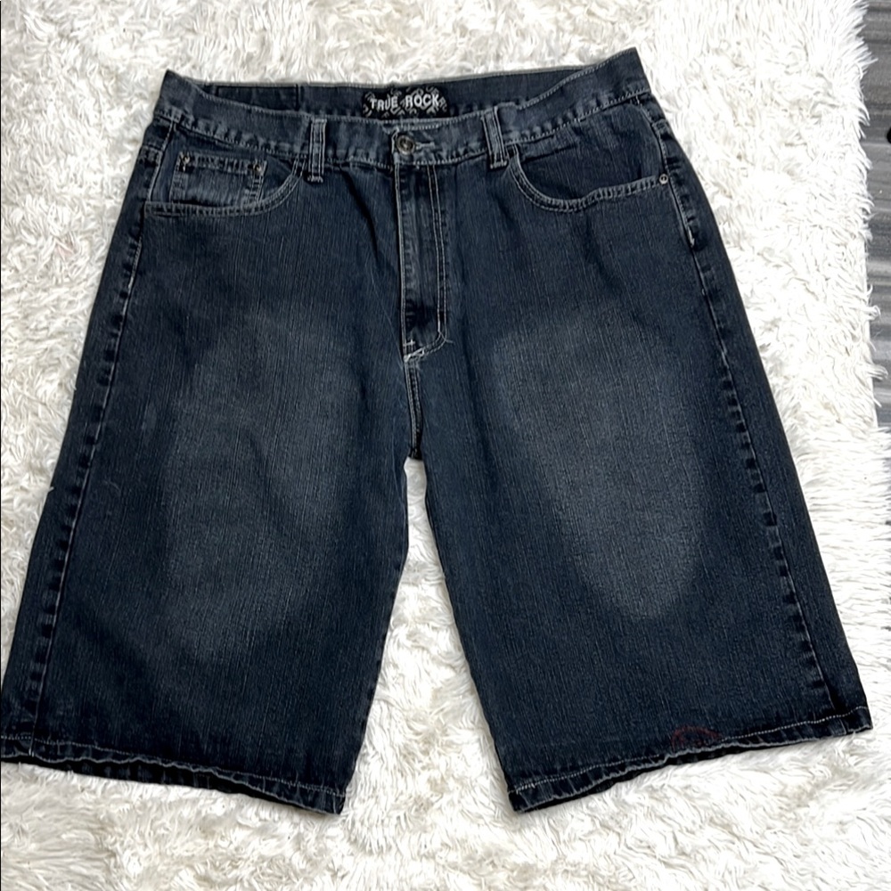 TRUE ROCK SHORTS